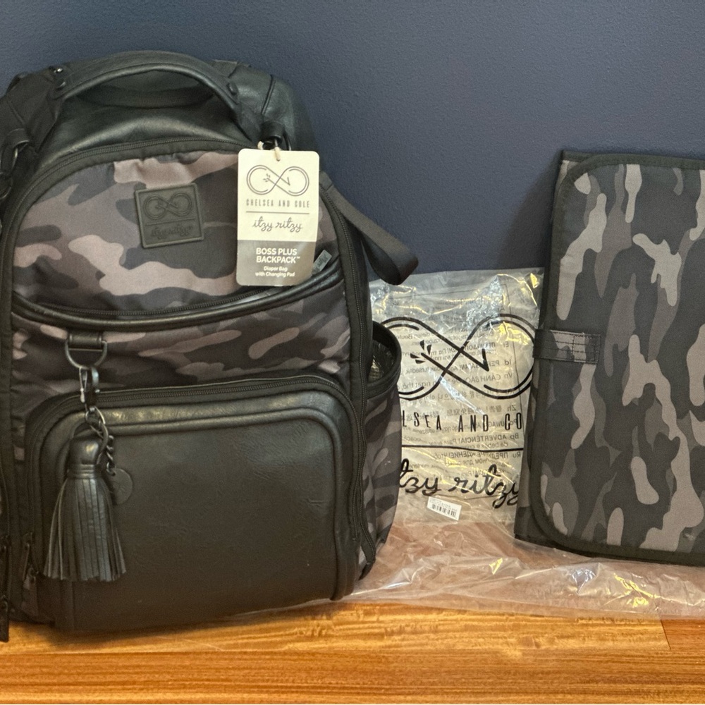 NEW Itzy Ritzy Chelsea + Cole Large Boss Diaper Bag with Changing Pad (Camo)